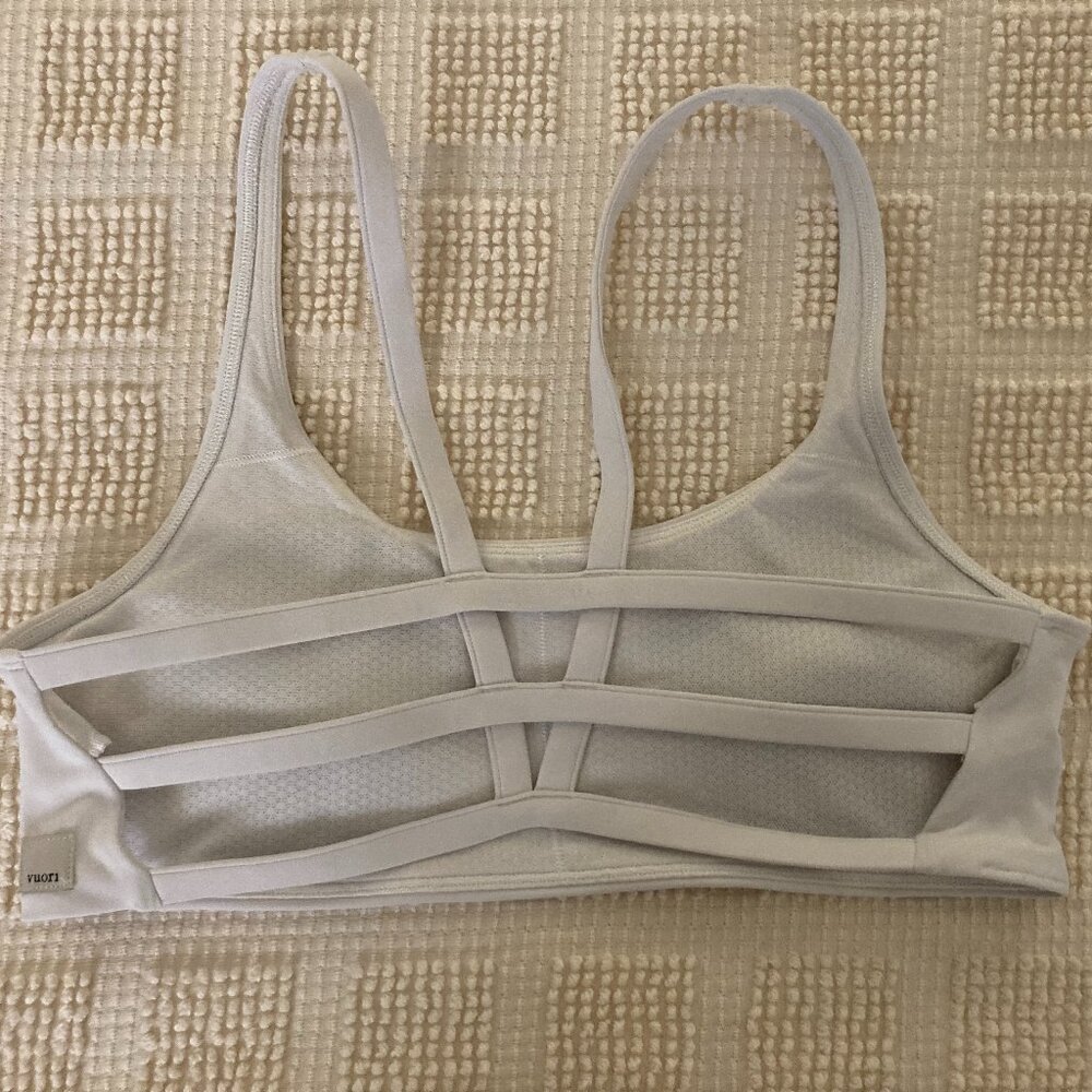 Vuori White Sports Bra Strappy Size Medium
